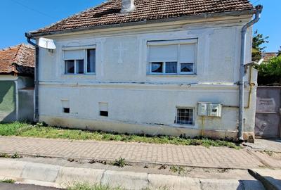 Casă cu 2 camere semidecomandat în Central - 1