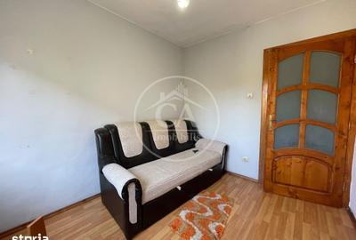 Apartament cu 3 camere decomandat în Iosia