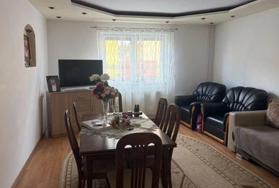 Casă cu Teren 300 Mp în Țiglari