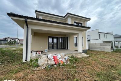 Casă cu 4 camere în Giarmata