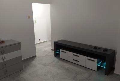Garsonieră decomandată în Far - 2