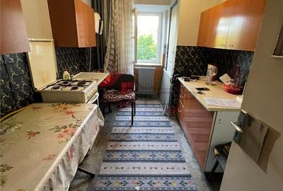 Apartament cu 3 camere decomandat în Bularga