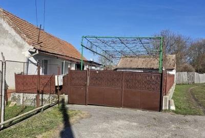 Casă individuală cu 3 camere cu Canalizare în Aurel Vlaicu