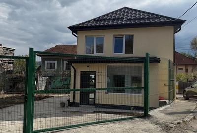 Casă cu Teren 250 Mp în Central - 2