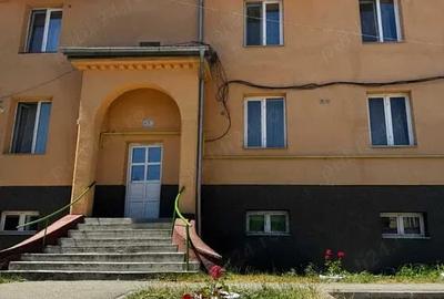 Apartament cu 2 camere decomandat în Petrila - 7