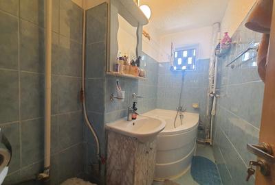 Apartament cu 2 camere semidecomandat în Km 4 - 2