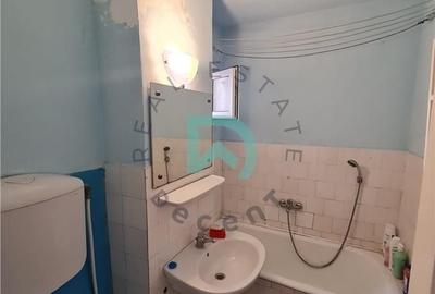 Apartament cu 3 camere decomandat în Astra