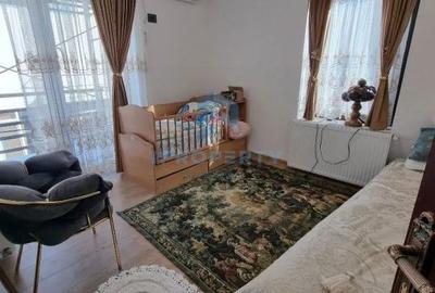 Casă cu 7 camere cu Canalizare în Fundeni - 2