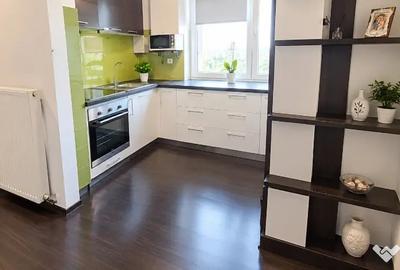 Apartament cu 3 camere semidecomandat în Central