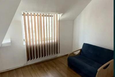 Apartament cu 4 camere decomandat în Central - 1