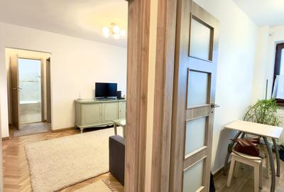 Apartament cu 2 camere semidecomandat, mobilat în P-ța Victoriei - 10