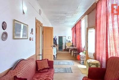 Casă cu 3 camere cu Teren 1407 Mp în Satchinez