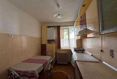Apartament cu 4 camere decomandat, mobilat în Independenței