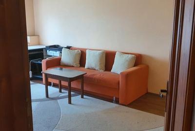 Apartament cu 3 camere, mobilat în Soarelui