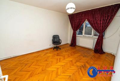 Apartament cu 3 camere decomandat în Babadag - 1