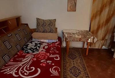 Garsonieră decomandată în Micro 5 - 5
