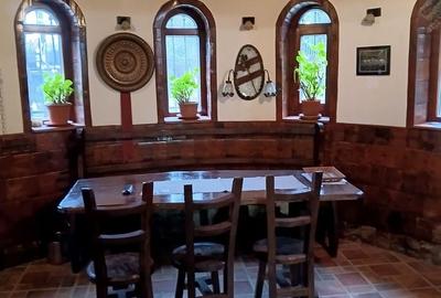 Casă cu 7 camere cu Teren 3500 Mp în Drăgănești - 2