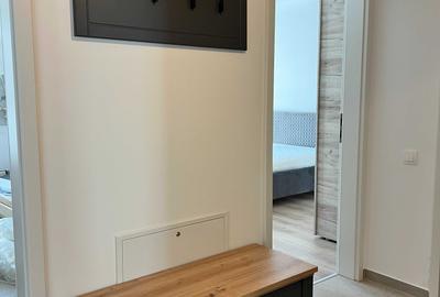 Apartament cu 2 camere decomandat în Tractorul