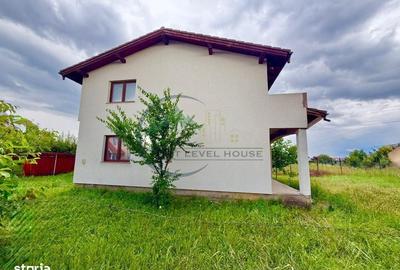 Casă cu 4 camere în Sânpetru