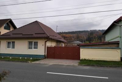 Casă cu 4 camere în Central