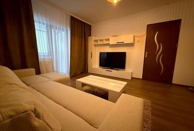 Apartament cu 2 camere decomandat în Rovine