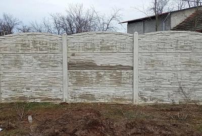 Casă cu Teren 3900 Mp în Teslui