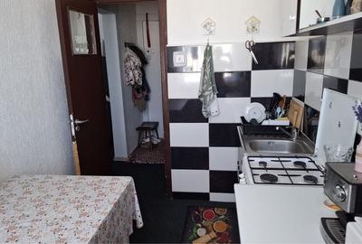 Apartament cu 2 camere semidecomandat în Onești - 2