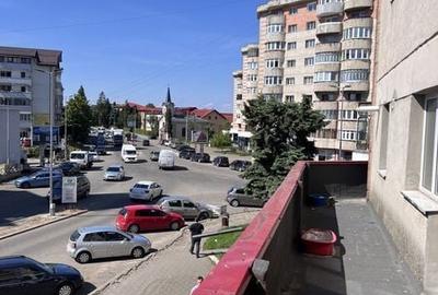 Apartament cu 3 camere în Fălticeni - 1