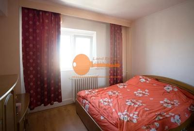 Apartament cu 4 camere semidecomandat, mobilat în Rahova