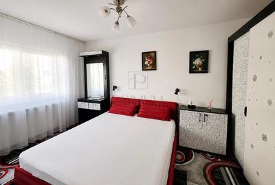 Apartament cu 3 camere semidecomandat în Girocului