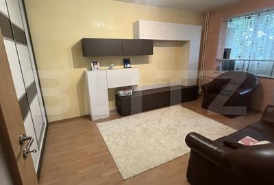Apartament cu 3 camere decomandat, mobilat în Rogerius
