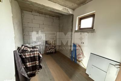 Casă cu 4 camere în Vicovu de Sus