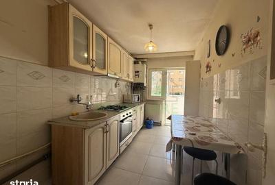 Apartament cu 3 camere decomandat în Tractorul - 2