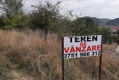 Teren de 4700 mp, în Central - 7