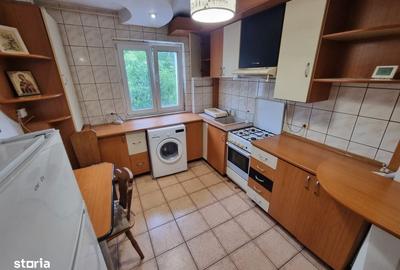 Apartament cu 4 camere decomandat în Tătărași