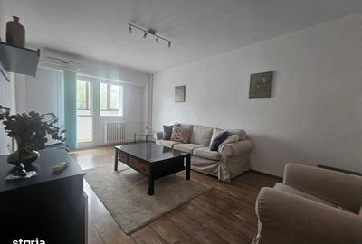Apartament cu 3 camere decomandat în Victoriei