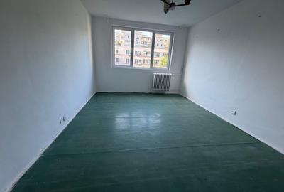 Apartament cu 3 camere semidecomandat în 1 Decembrie 1918 - 2
