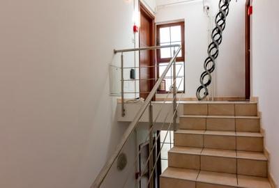 Casă individuală cu 9 camere cu Canalizare în Unirii - 18