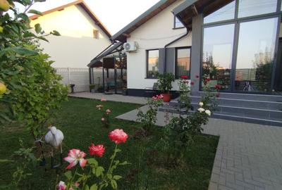 Casă cu 4 camere în Geamăna