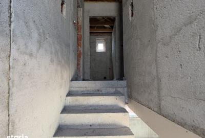Casă cu 6 camere cu Teren 400 Mp în Central