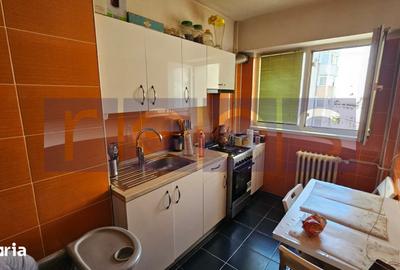 Apartament cu 3 camere în Victoriei