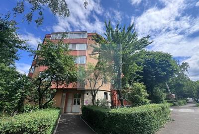 Apartament cu 2 camere decomandat în Tractorul - 1