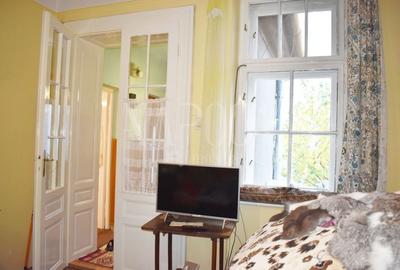 Apartament cu 4 camere decomandat în Central