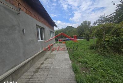 Casă cu 4 camere cu Teren 2549 Mp în Central