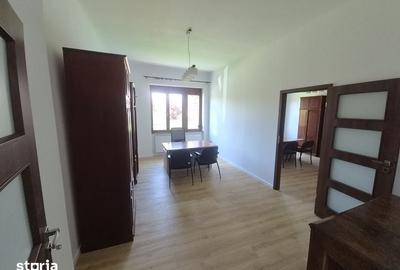 Casă cu 4 camere cu Teren 200 Mp în Central - 3