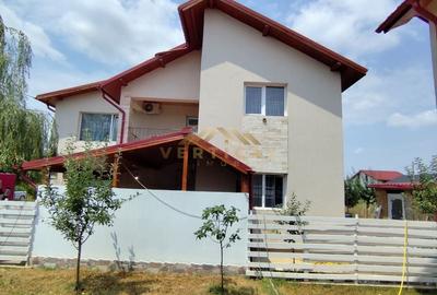 Casă cu 5 camere cu Teren 280 Mp în Vidra - 2