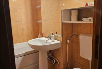 Apartament cu 2 camere semidecomandat în Exterior Vest
