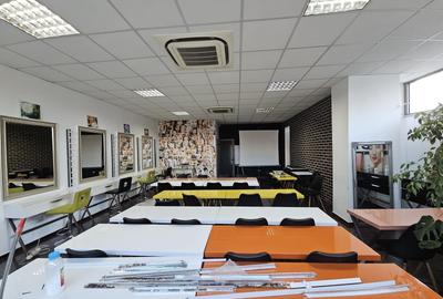 Spațiu comercial, de 200 mp, în Gara - 5