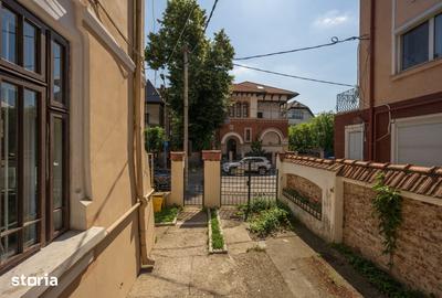 Apartament cu 5 camere decomandat în Aviatorilor