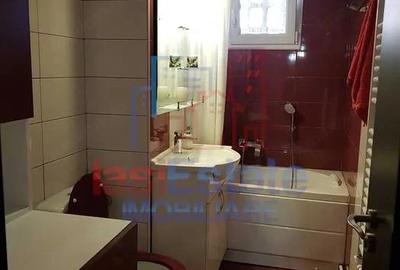 Apartament cu 2 camere nedecomandat în Filiași